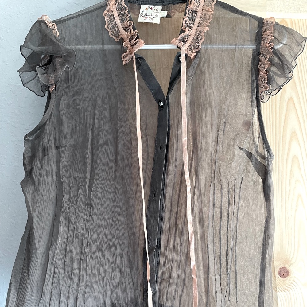 Vintage dove grey crepe seethrough blouse, ribbon & jewel button detail 💎Sz L